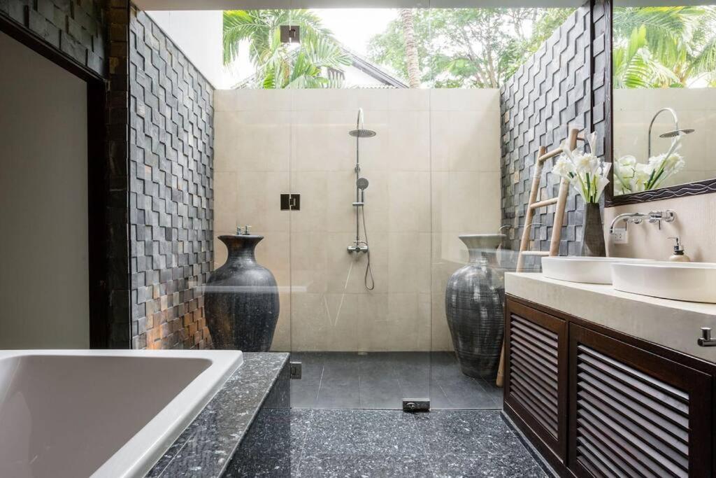 Villa Nirvana - Beachfront Tropical Chic 4Br Haven In Cape Panwa, Phuket Ban Makham Exterior photo